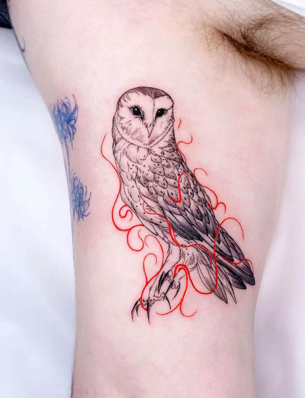Tatuaggio gufo di fuoco by @bium_tattoo