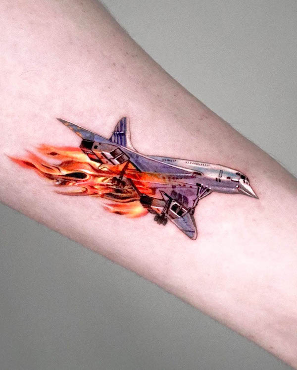 Tatuaggio sull'incidente aereo di @tattooist_irae2