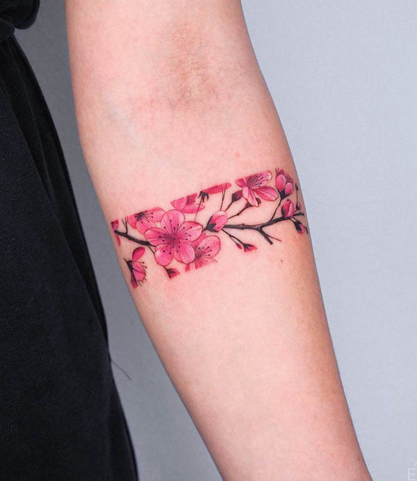 Fascia da braccio con fiori di ciliegio di @estertarabal