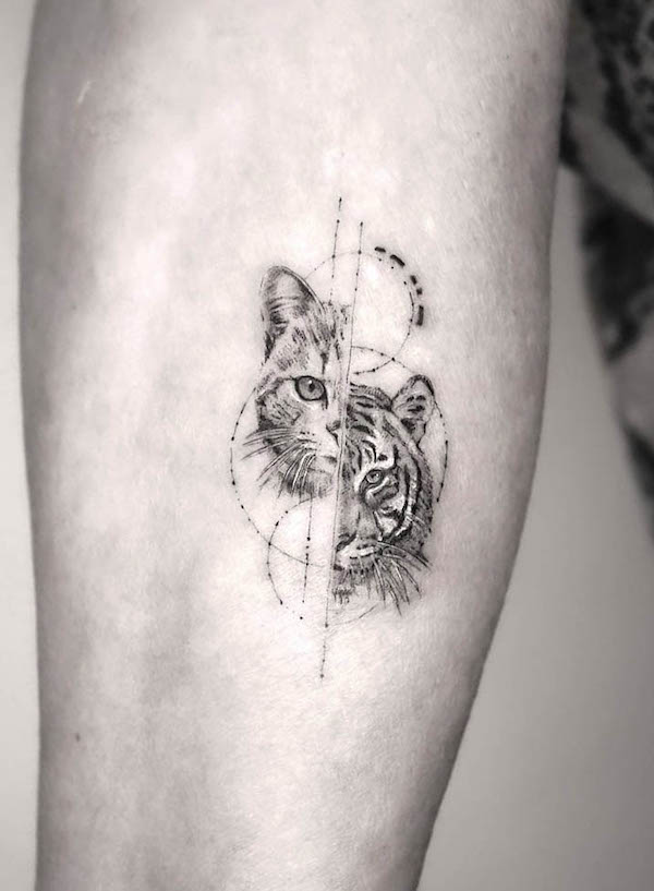 Tatuaggio con gatto e tigre di @torocsik_daniel