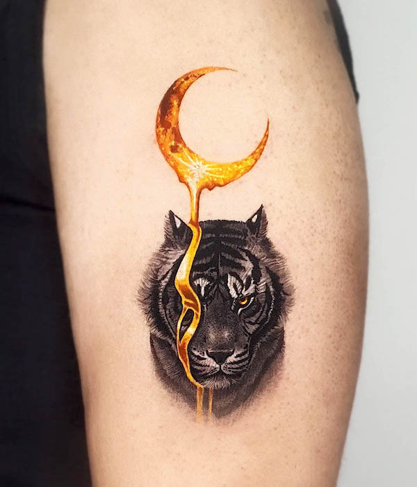Tatuaggio Luna e tigre d'oro di @jiro_painter