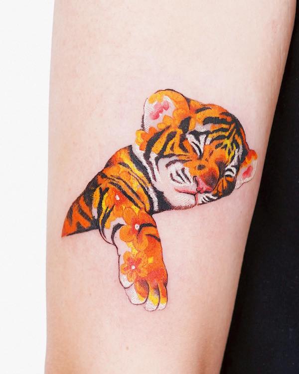 Adorabile cucciolo di tigre di @fluffy_tattoo.jpg