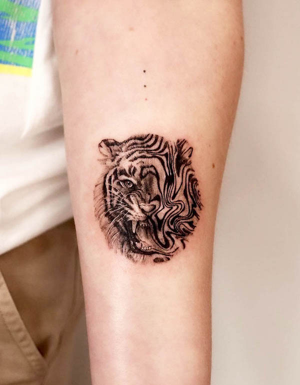 Tatuaggio Swirl tiger di @kayatatt