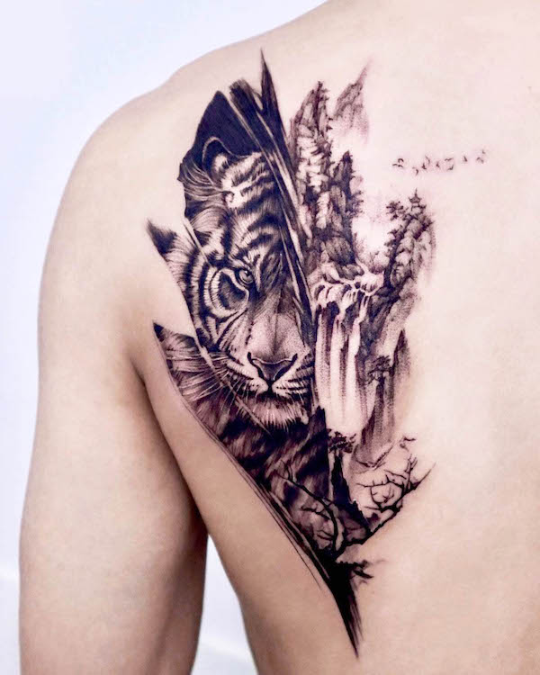 Tatuaggio di paesaggio e schiena di tigre di @forest__tt