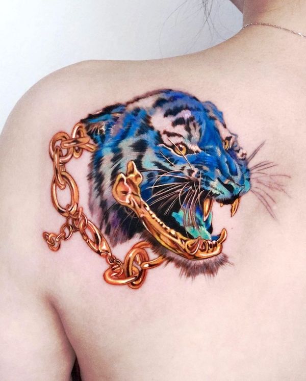 Stupendo tatuaggio di tigre blu di @tatuatore_irae2