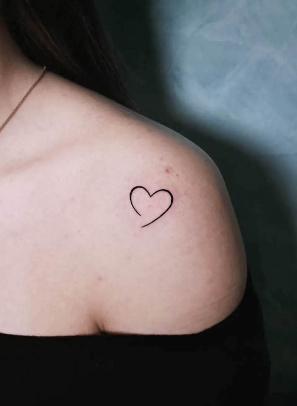 Tatuaggio sulla spalla