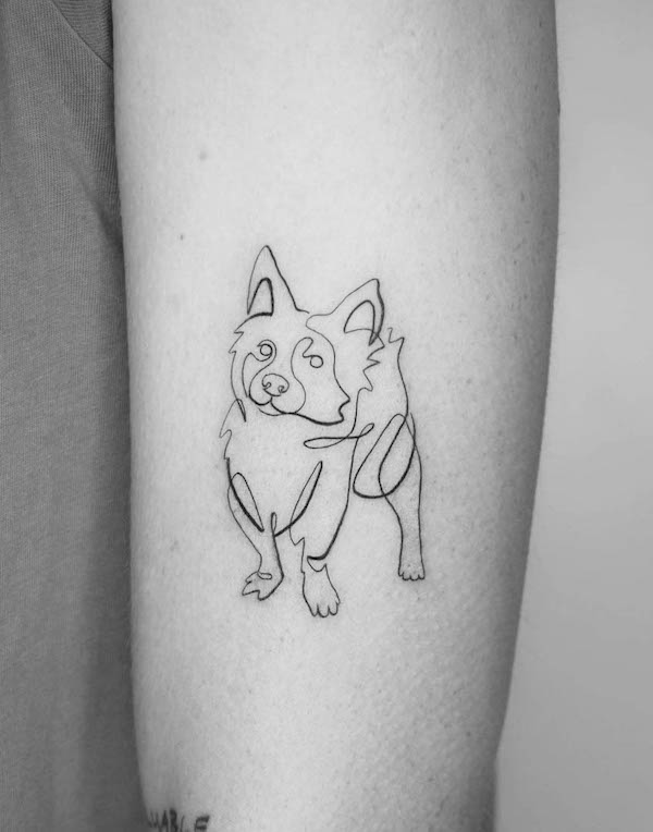 Tatuaggio di un cane su una riga di @nowyprojekt