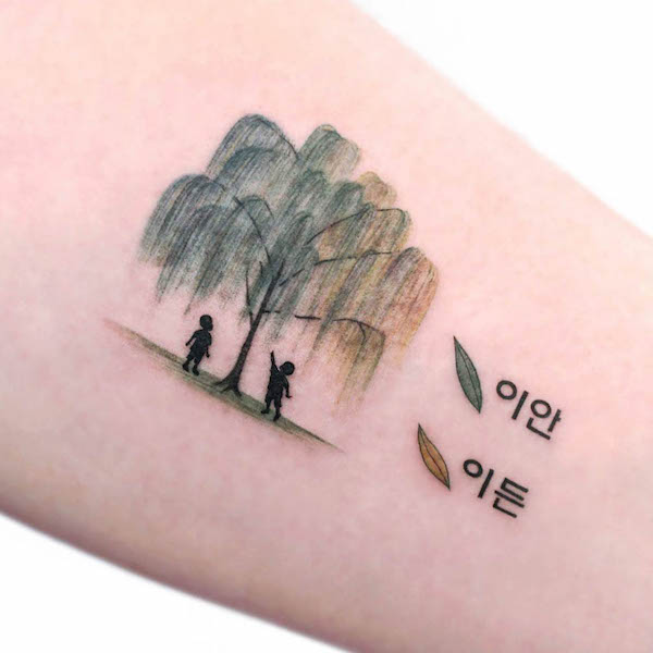 Tatuaggio di salice colorato di @tatuatore_greem
