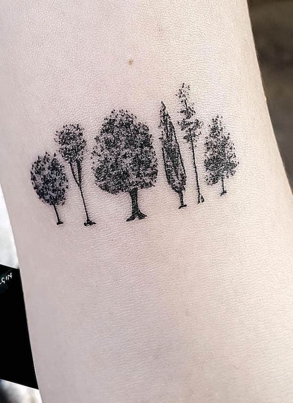 Tatuaggio della piccola foresta di @madhouseizmir