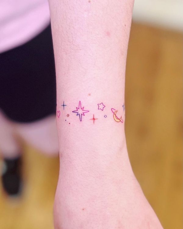 Il tatuaggio del braccialetto a stella di @tattooist_yeonnie