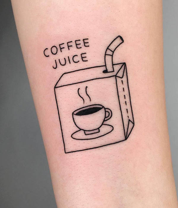 Tatuaggio al caffè in stile ignorante di @nancydestroyer