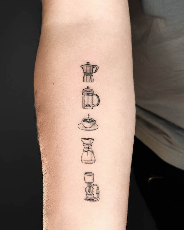 Tatuaggio sull'enciclopedia del caffè di @tayeh.studio