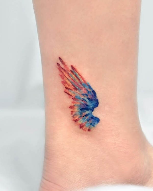 Tatuaggio con ali di angelo di @tattooist_hei