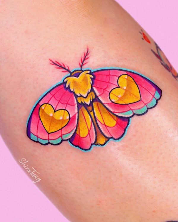 Tatuaggio di @shiratwig con falena di Io molto carino