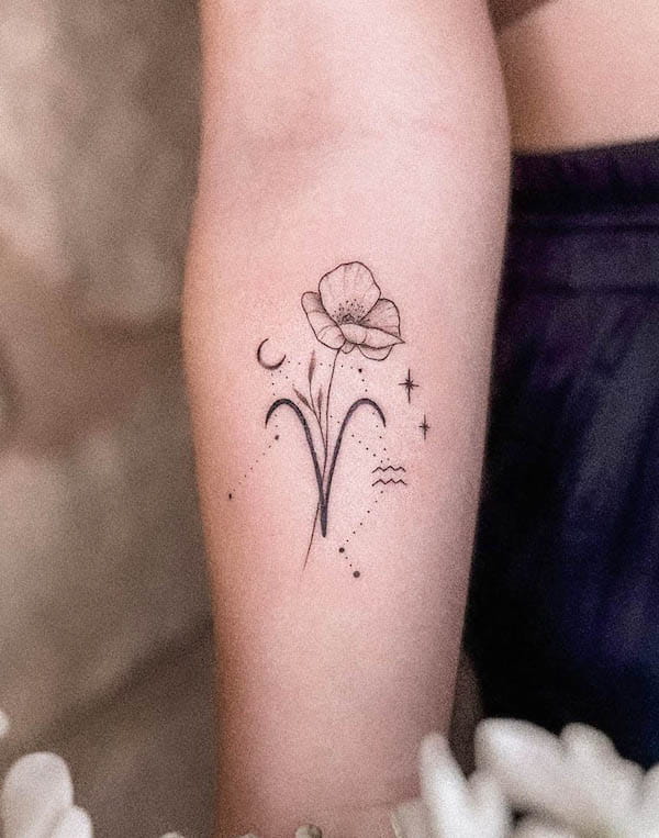 Tatuaggio a linea fine di fiori e costellazioni di @miakono.tattoo
