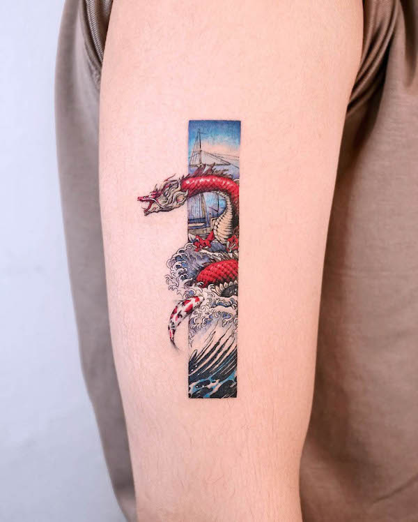 Tatuaggio orientale con onde e drago di @tattooist_yun