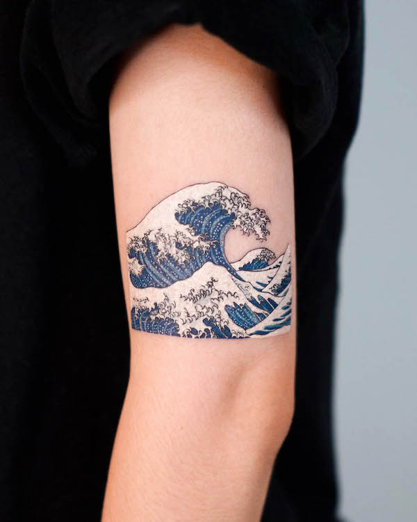 Tatuaggio giapponese a onde Ukiyo-e di @tattooist_eq