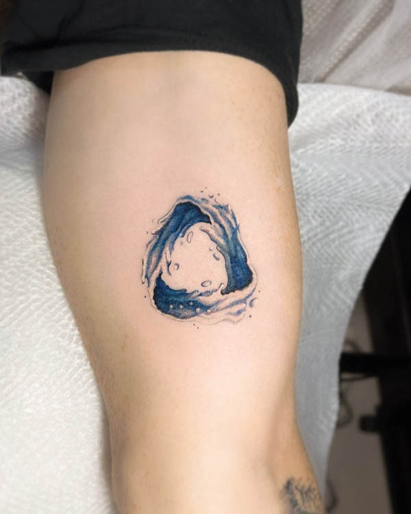 Tatuaggio a triangolo d'onda di @dxbink
