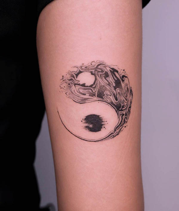 Tatuaggio Waves yin yang di @nghe.tattooists
