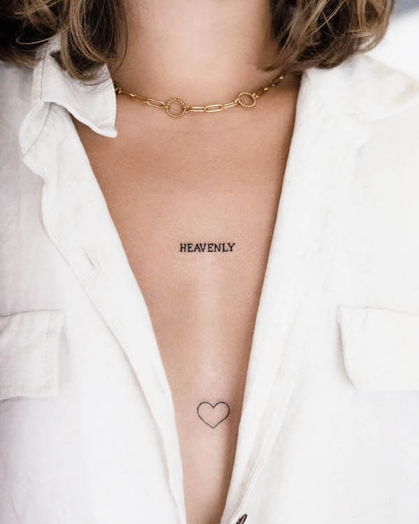 Tatuaggio sul petto a forma di parola e cuore di @louccia
