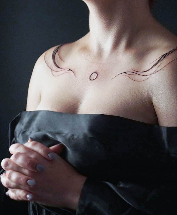 Tatuaggio unico da spalla a petto di @tattooist.pado
