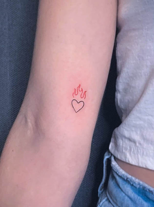 Cuore infuocato sul gomito di @jady.tess