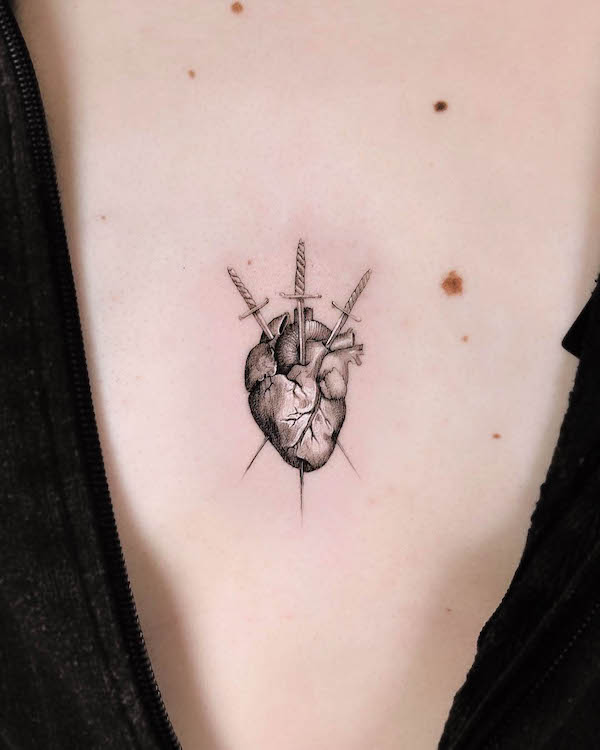 Tatuaggio Tre di Spade di @violatattoos