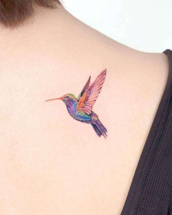 Bellissimo uccello tatuato da @tilda_tattoo