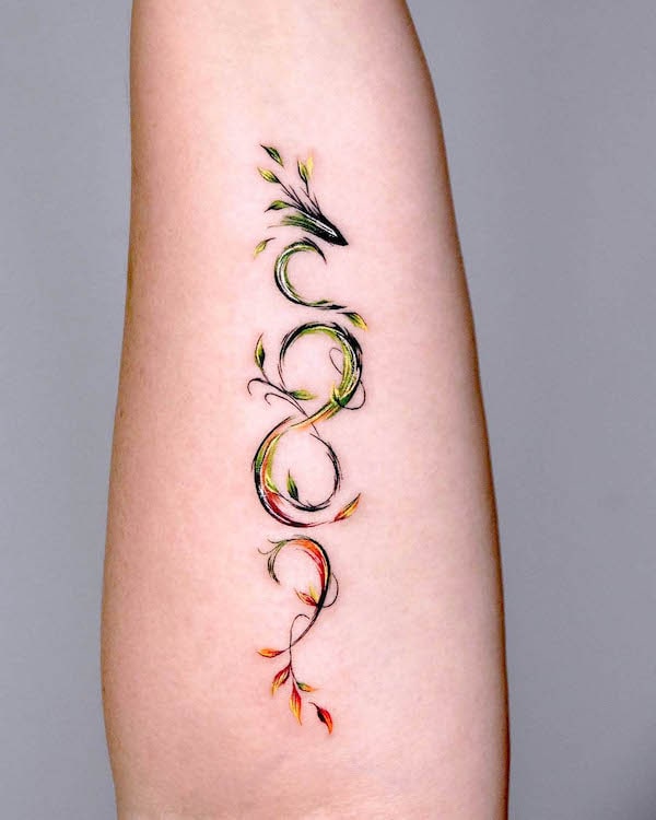Tatuaggio astratto del drago infinito di @tattooist_zela