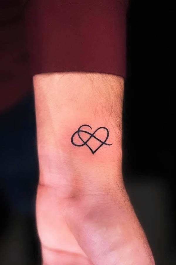 tatuaggio simbolo cuore infinito di @_____marky______