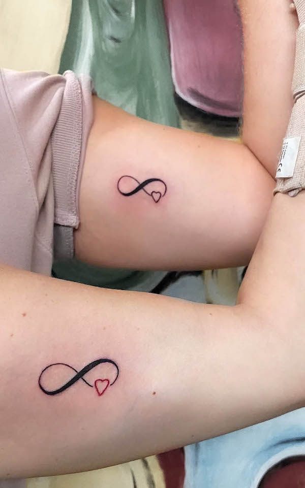 Tatuaggi con cuore infinito abbinato di @jelena.gajic76tattoo