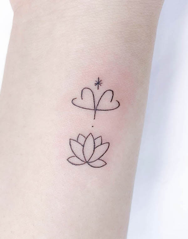 Ariete semplice e simbolo del loto di @simbar_tattoo