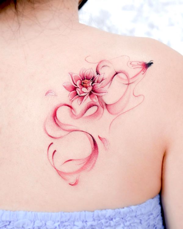 Tatuaggio astratto del drago di loto da @hwyl.tattoo