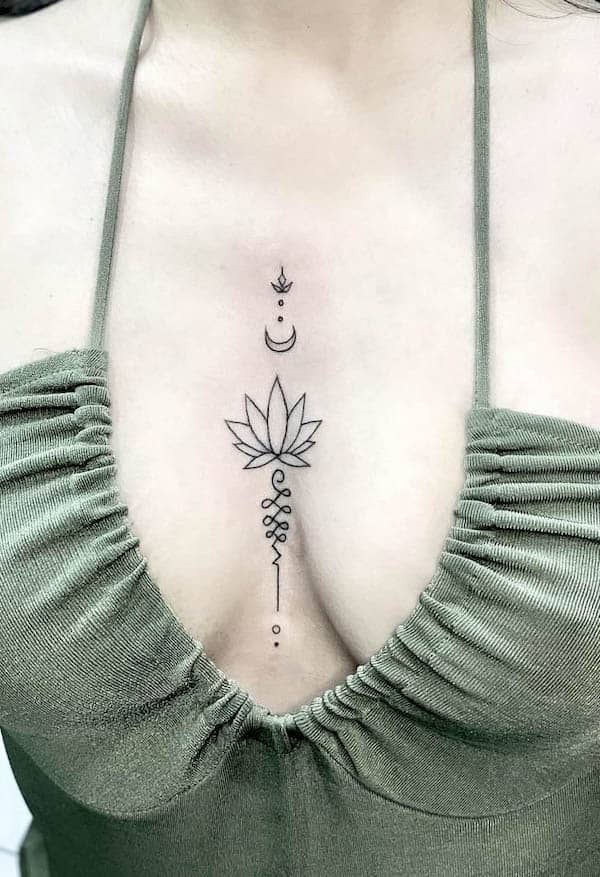 Tatuaggio a forma di loto di @berkantt.g