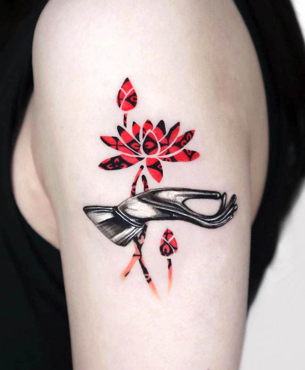 Tatuaggio con Buddha e loto di @mimique_tattoo