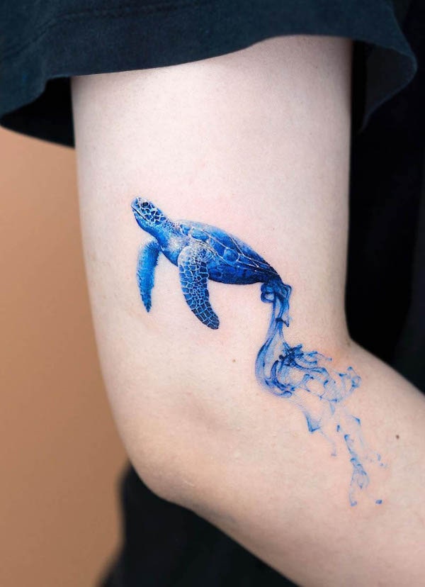 Tatuaggio tartaruga marina di @pokhy_tattoo
