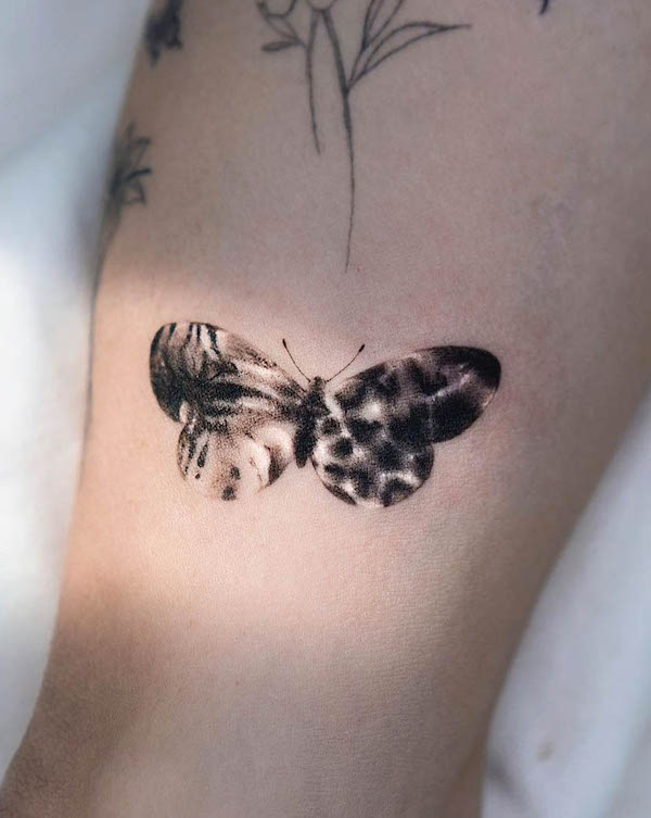 Modello unico sulla farfalla @pokhy_tattoo