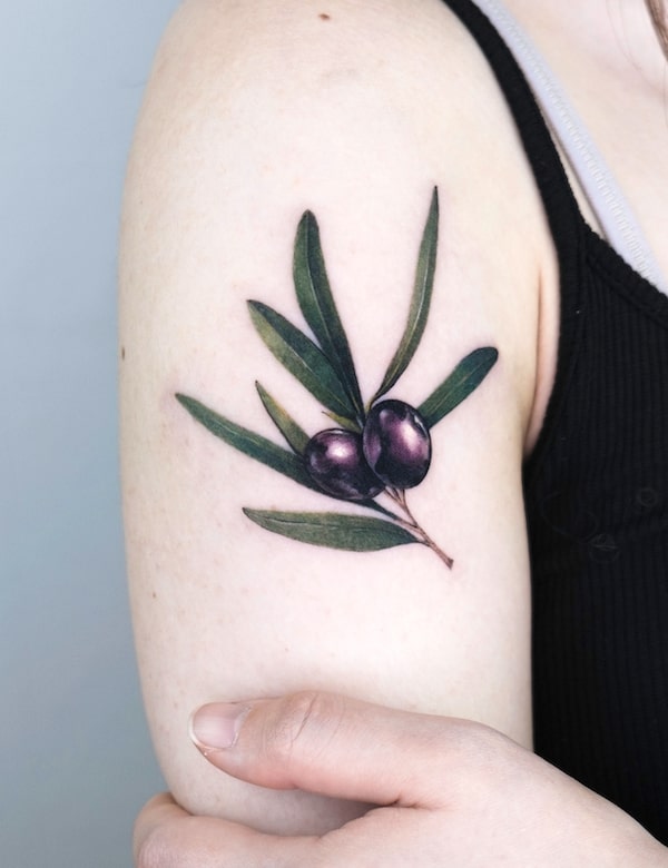 Delicato tatuaggio vegetale di Pokhy