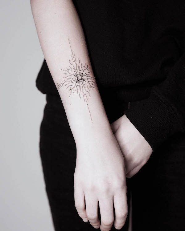 Radiating sunshine bracciale tatuaggio da @ninapost.ink_