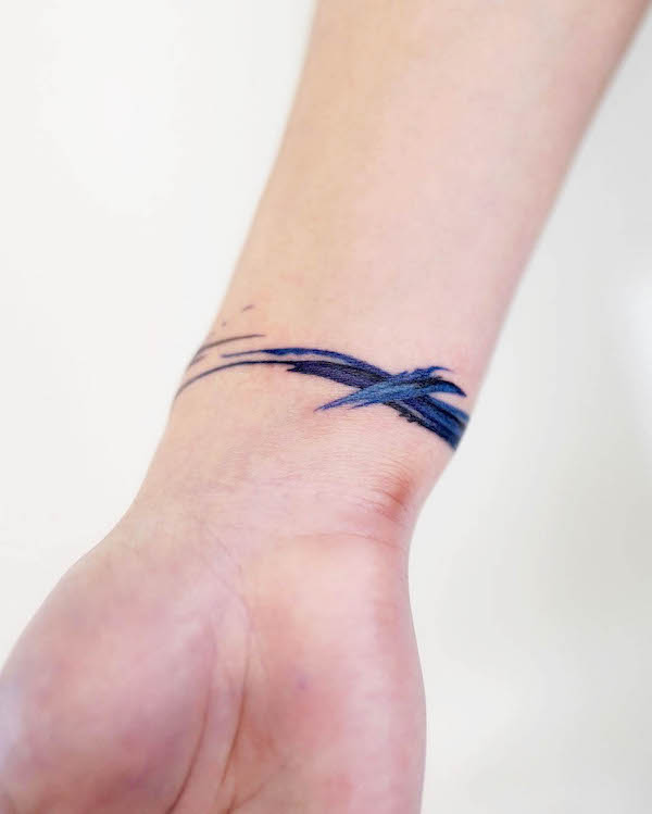 Tatuaggio bracciale Brushstroke di @9room_tattoo