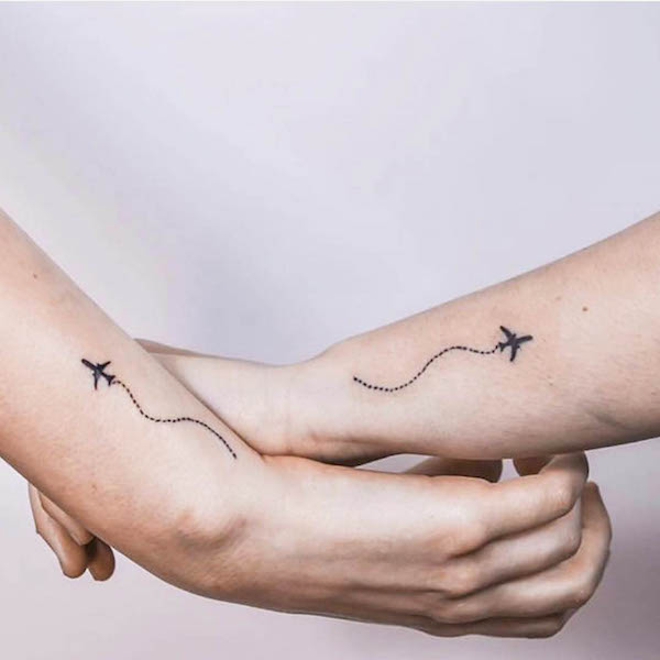 Tatuaggi per sorelle minori di @tattoos4two