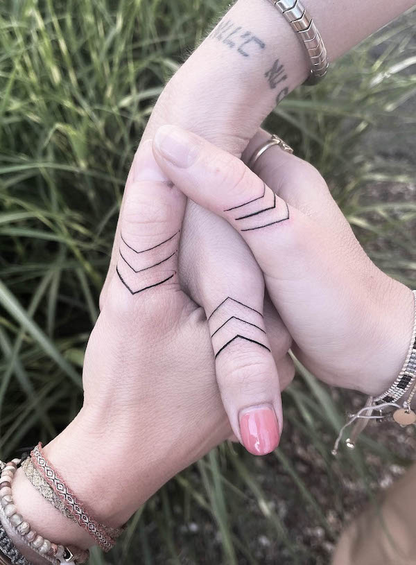 Tatuaggi di sorelle minori di @tattoojoey_cynthia