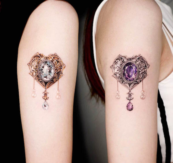 Bellissimi tatuaggi di sorella di @tattooist_siia