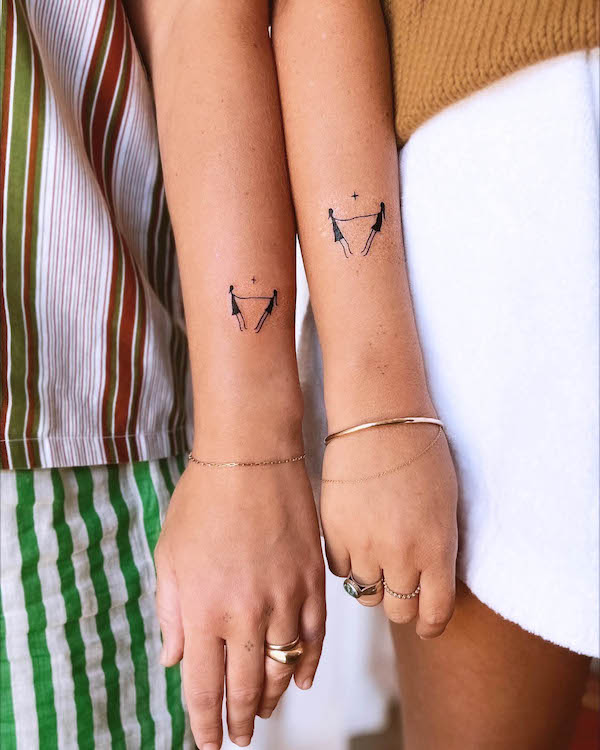 Bellissimi tatuaggi di sorella di @goodthanks.studio