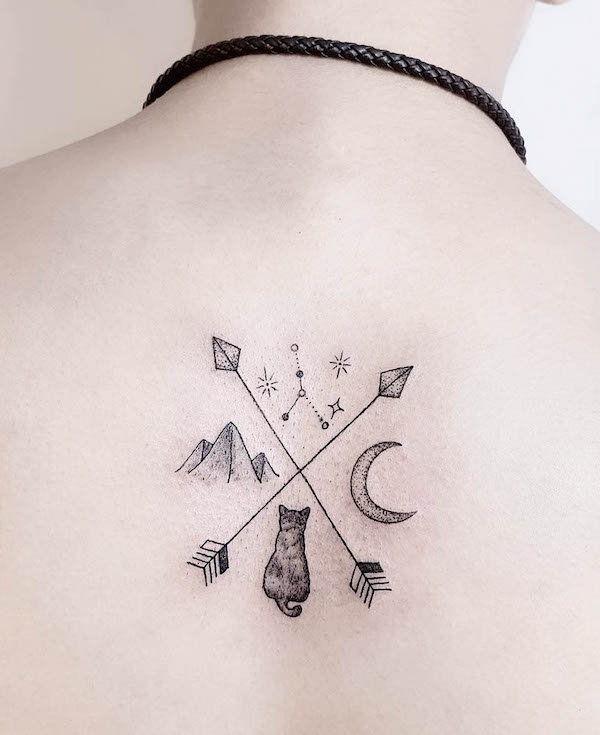 Simbolo semplice tatuato da @definition.tattoo