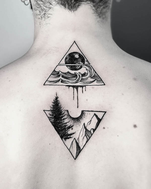 Tatuaggio Triangle mountain back di @luscheggia_tattooer