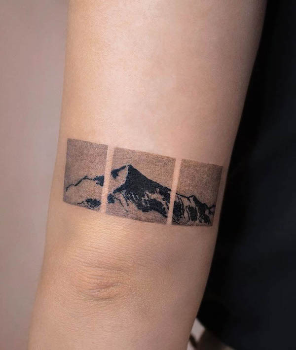Tatuaggio semplice collage di montagne di @da.zi__
