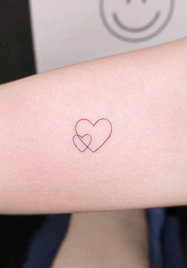 Tatuaggio a cuore di @gorae_tattoo