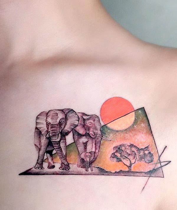 Tatuaggio sul petto della famiglia di elefanti di @baoink