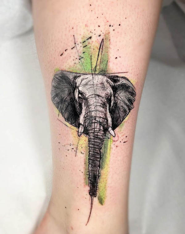 Tatuaggio unico di elefante di @kirian_tattoo